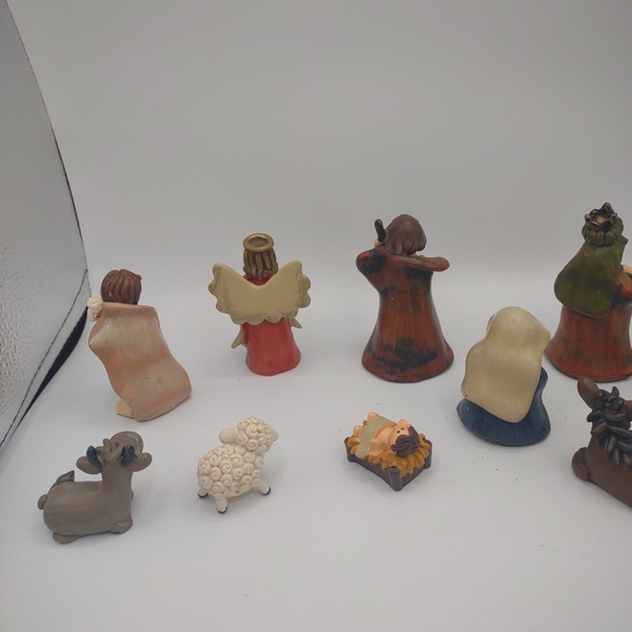 Vintage Xmas Nativity Scene 11 pieces Resin Figurines w Felt Applique Box - Picture 11 of 16